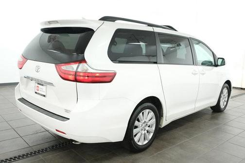 2017 Toyota Sienna Limited Premium
