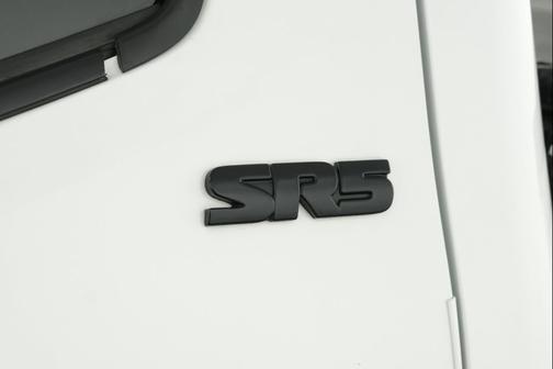 Ice Cap 2023 Toyota Tacoma SR5