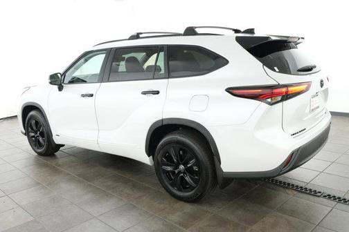 2025 Toyota Highlander Hybrid XLE