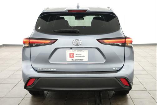 Moon Dust 2024 Toyota Highlander XLE