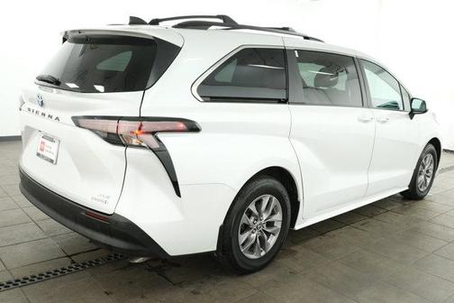 2023 Toyota Sienna XLE