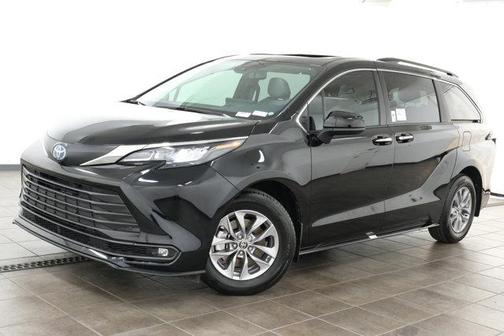 2025 Toyota Sienna XLE