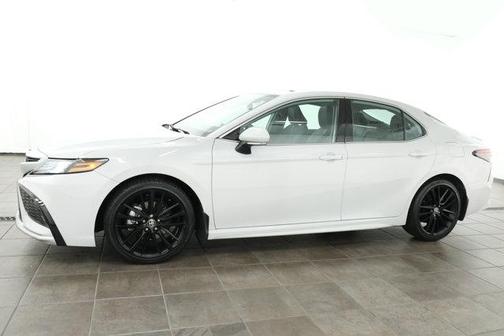 2024 Toyota Camry Hybrid SE