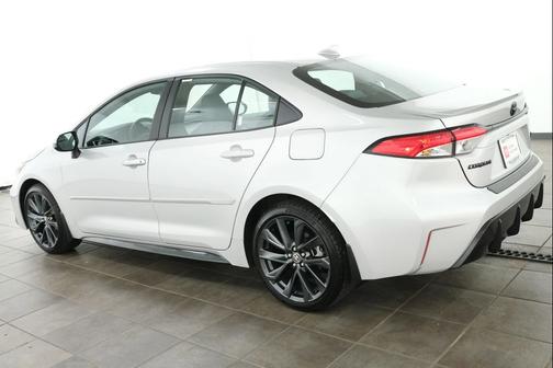 Classic Silver Metallic 2025 Toyota Corolla SE