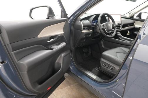2025 Toyota Grand Highlander LIMITED