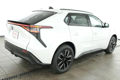 Wind Chill Pearl 2026 Toyota bZ XLE