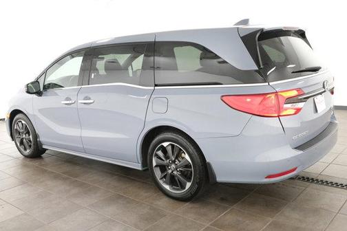 Sonic Gray Pearl 2024 Honda Odyssey Elite