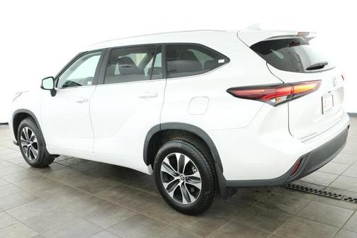 2025 Toyota Highlander XLE