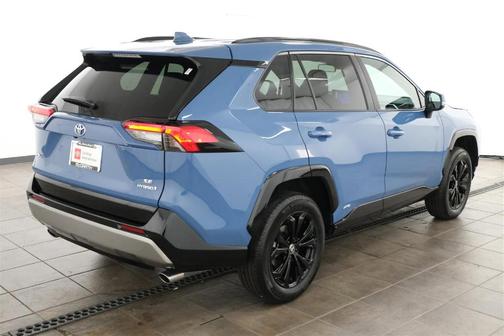 2024 Toyota RAV4 Hybrid SE