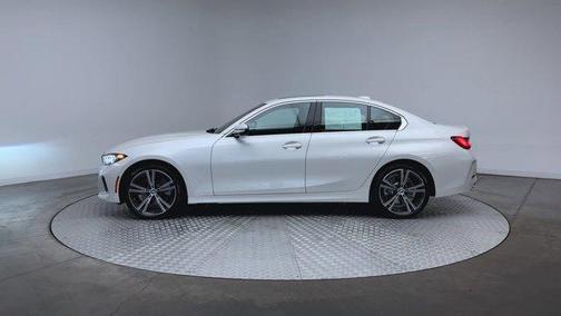 Mineral White Metallic 2024 BMW 330 i xDrive