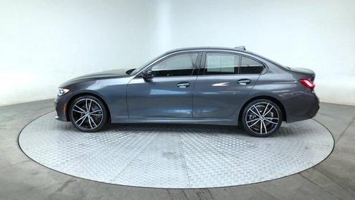 2019 BMW 330 i xDrive