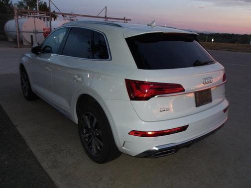 2023 Audi Q5 45 S line quattro Premium