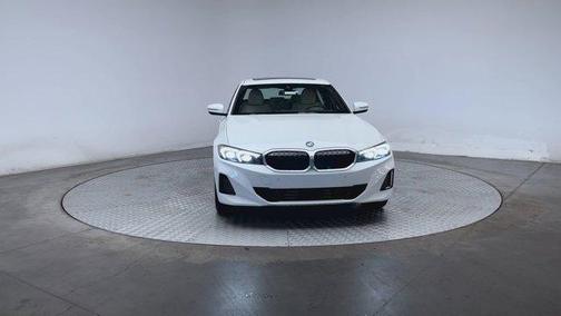2025 BMW 330 i xDrive