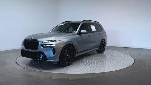Pure 2025 BMW X7 xDrive40i