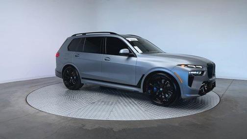 Pure 2025 BMW X7 xDrive40i