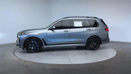 Pure 2025 BMW X7 xDrive40i