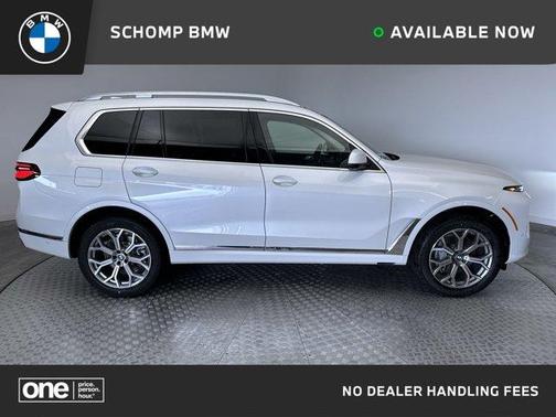 Mineral White Metallic 2026 BMW X7 xDrive40i