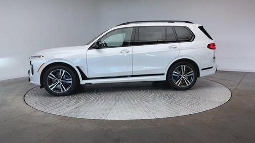 2026 BMW X7 M60i