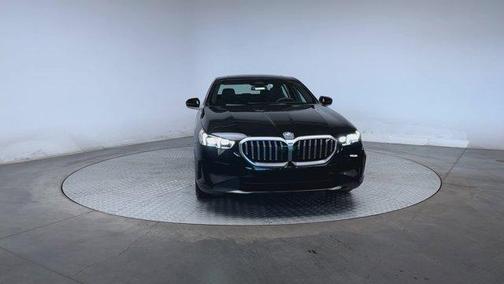 2025 BMW 530 i xDrive