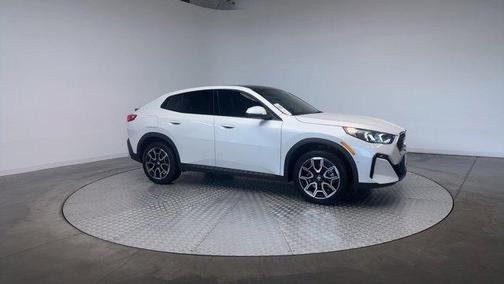 2025 BMW X2 xDrive28i