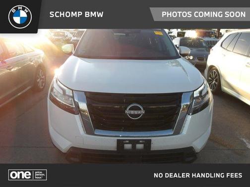 2022 Nissan Pathfinder SV