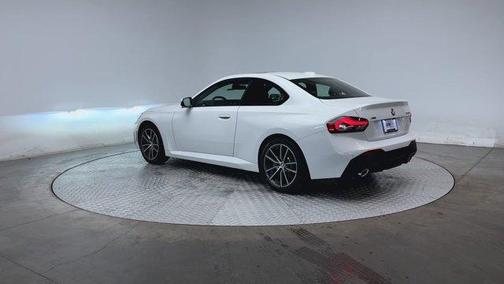 2025 BMW 230 i xDrive
