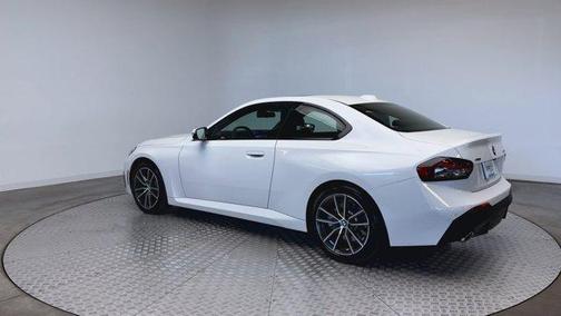 2025 BMW 230 i xDrive