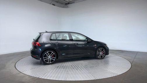 2017 Volkswagen Golf GTI Sport 4-Door