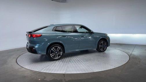 2025 BMW X2 xDrive28i