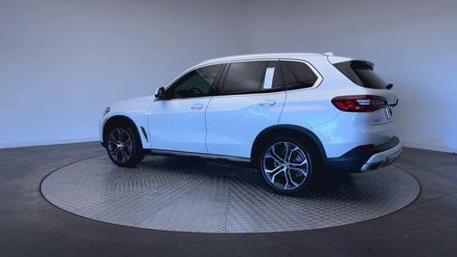 Mineral White Metallic 2020 BMW X5 xDrive40i