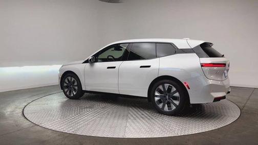 2026 BMW iX xDrive45