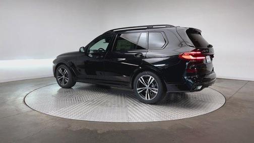 Black Sapphire Metallic 2026 BMW X7 xDrive40i