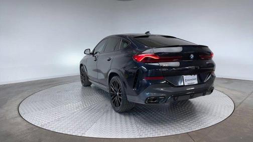 2022 BMW X6 M50i