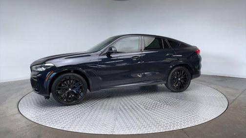 2022 BMW X6 M50i