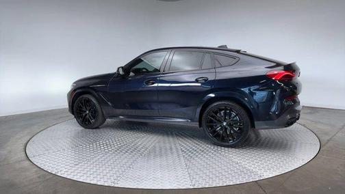2022 BMW X6 M50i