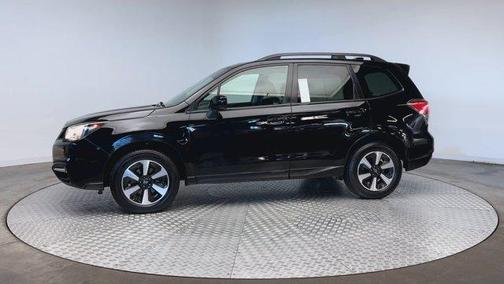 Crystal Black Silica 2017 Subaru Forester 2.5i Premium
