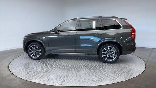 2018 Volvo XC90 T6 Momentum
