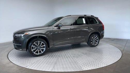 2018 Volvo XC90 T6 Momentum
