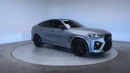 Pure 2025 BMW X6 M Base