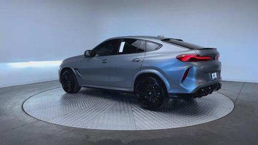 Pure 2025 BMW X6 M Base