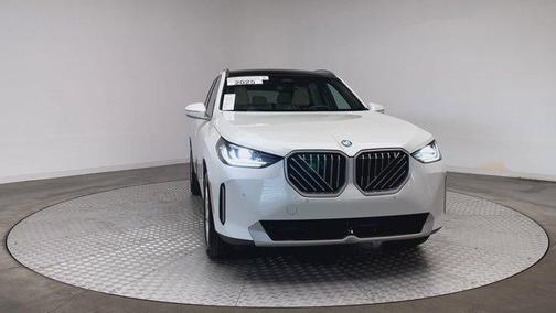 Mineral White Metallic 2025 BMW X3 30 xDrive