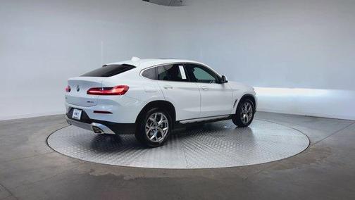2022 BMW X4 xDrive30i
