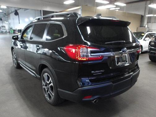 Crystal Black Silica 2023 Subaru Ascent Limited 7-Passenger