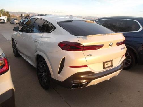 2023 BMW X6 M50i