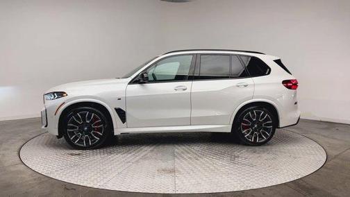 2025 BMW X5 M60i