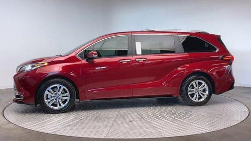 2024 Toyota Sienna Platinum 7 Passenger