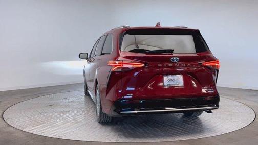 2024 Toyota Sienna Platinum 7 Passenger