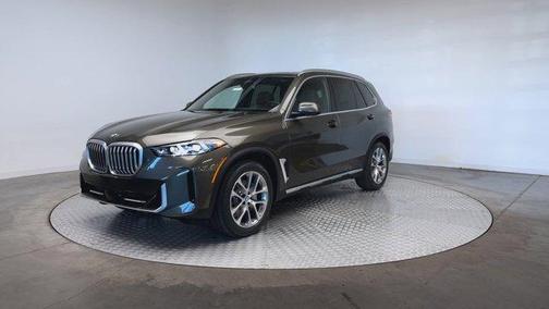 Manhattan Green Metallic 2026 BMW X5 xDrive40i