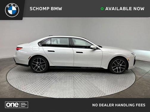 2025 BMW 750e xDrive