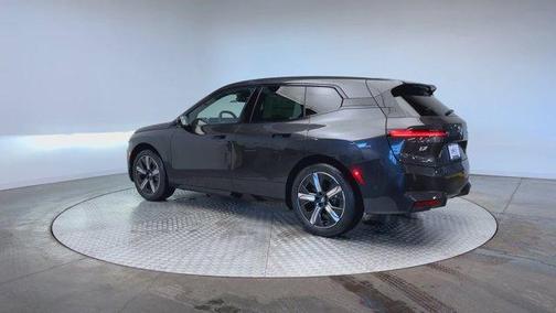 2026 BMW iX xDrive60